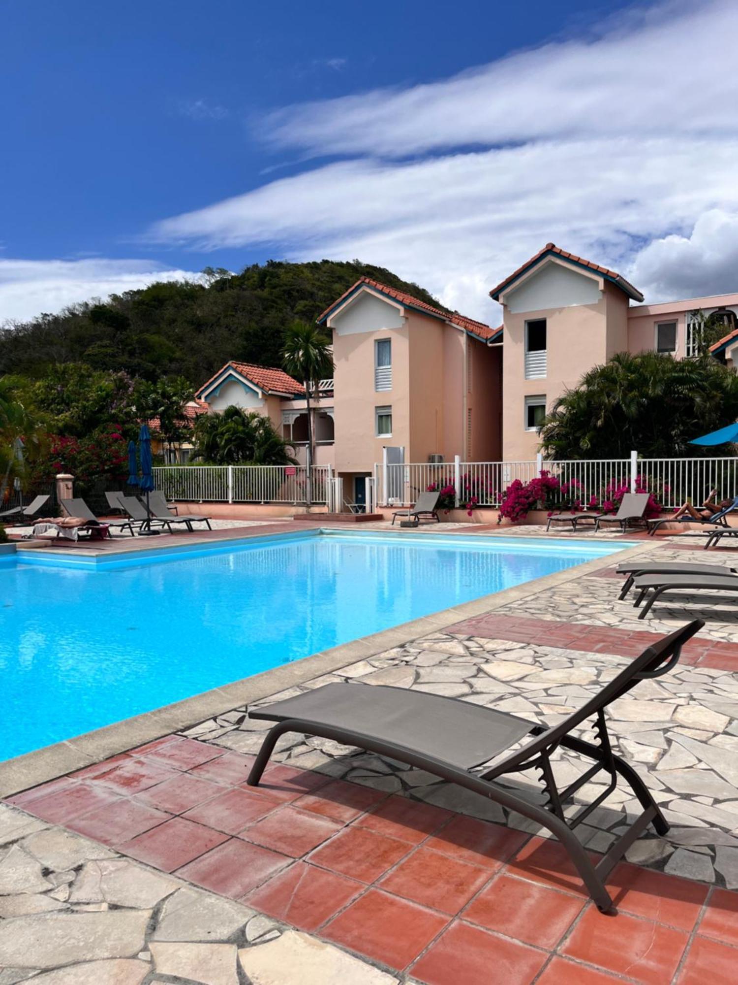 Superbe Studio De Standing A 800M De La Mer Des Caraibes Le Hameau De Beauregard Sainte Anne Apartment Exterior photo